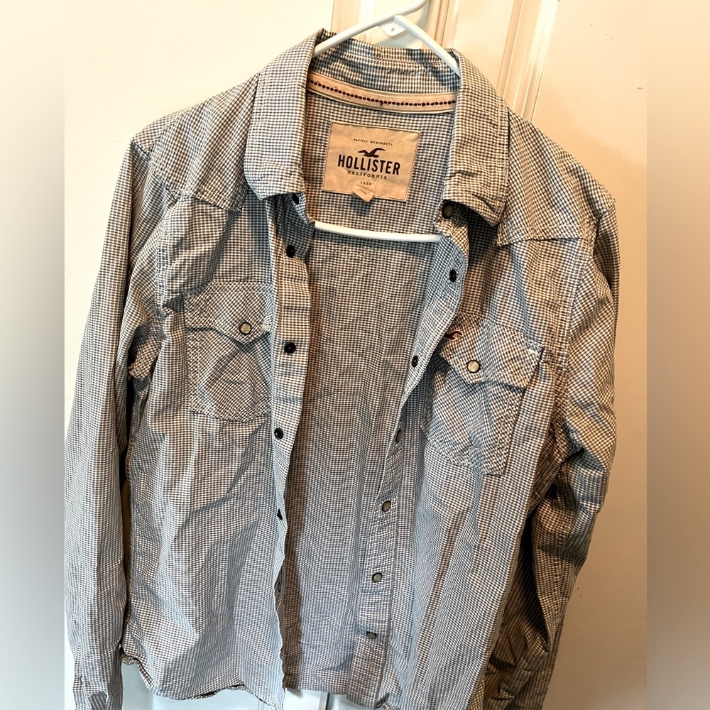 Hollister striped long sleeve button up. Men’s medium.